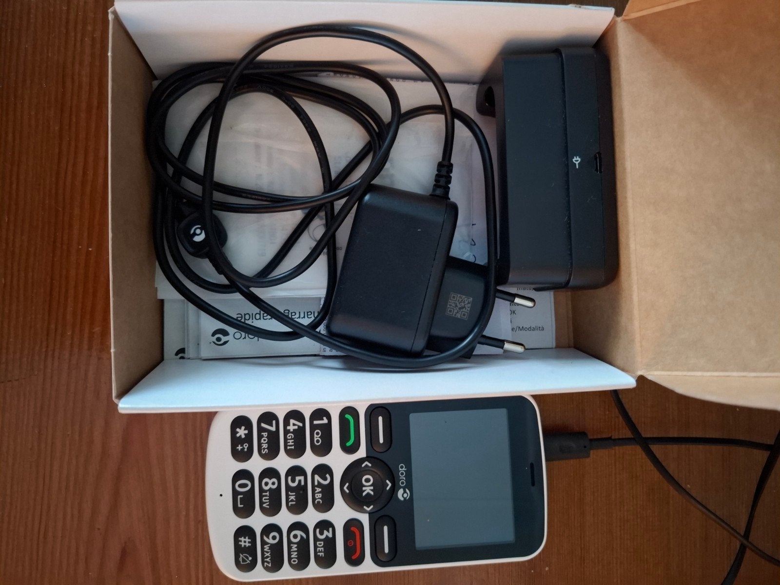 Doro seniorentelefoon - Gebruiksvriendelijk en betrouwbaar, Ophalen of Verzenden, Minder dan 3 megapixel, Overige kleuren