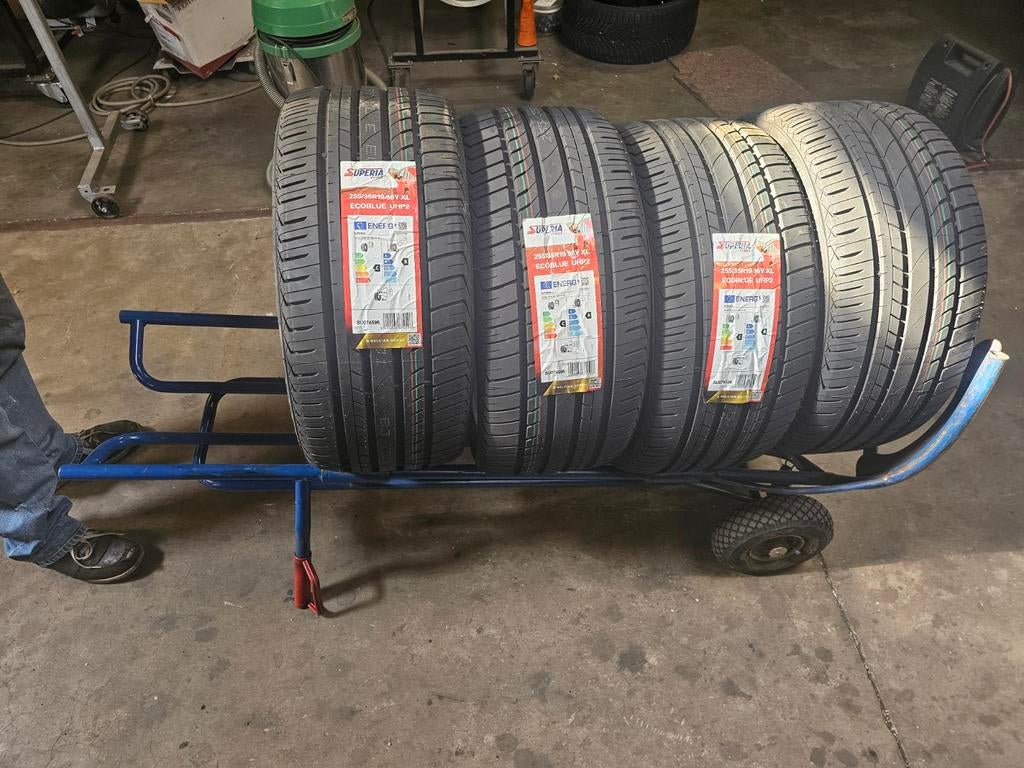 4 nieuwe Superia banden mast 255/35/19  inclusief montage, Auto-onderdelen, 19 inch, 255 mm, Nieuw, Ophalen of Verzenden