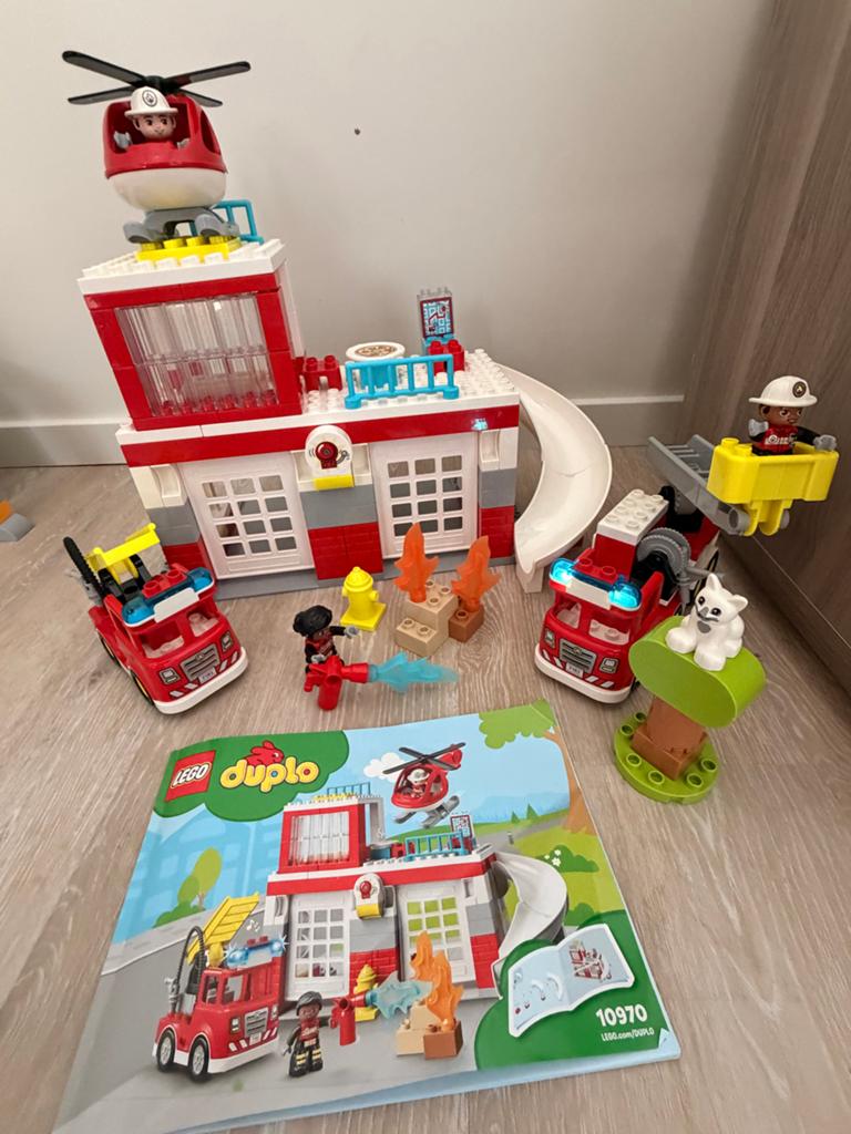 Lego Duplo Brandweerkazerne 10970 en 10969 brandweerauto, Ophalen, City, Zo goed als nieuw, Compleet