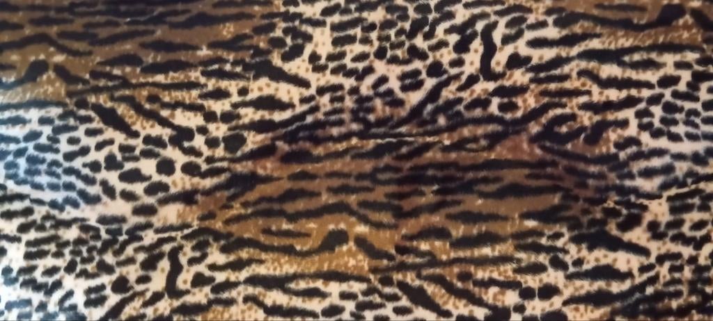 leuke lap panter/ tijgerprint teddystof met vleug, Hobby en Vrije tijd, Stoffen en Lappen, Bruin, 120 cm of meer, Nieuw, Ophalen of Verzenden