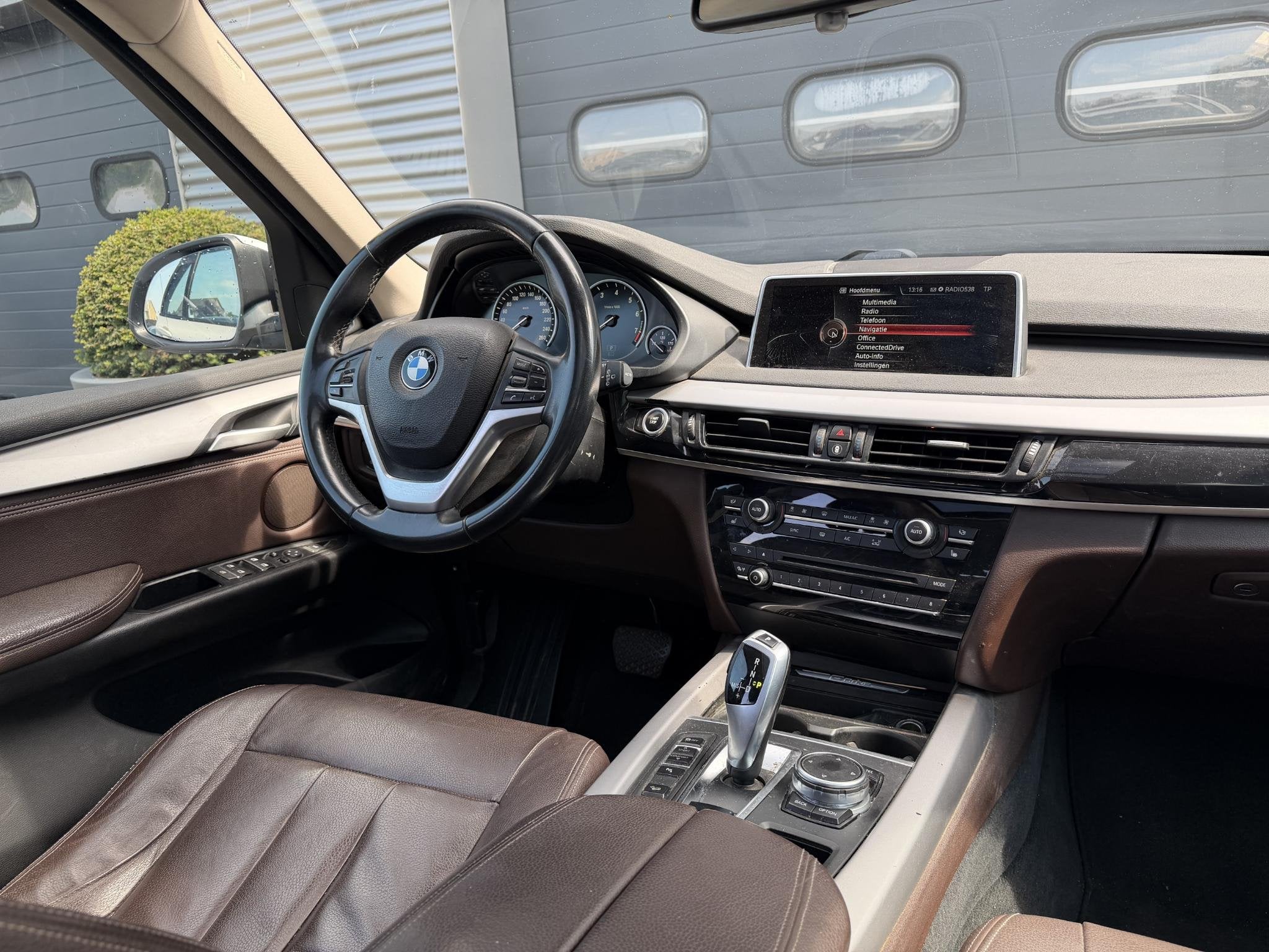 BMW X5 xDrive40e | Panoramadak | Head-Up Display | Camera |, Auto's, Stof, Gebruikt, 4 cilinders, Start-stop-systeem