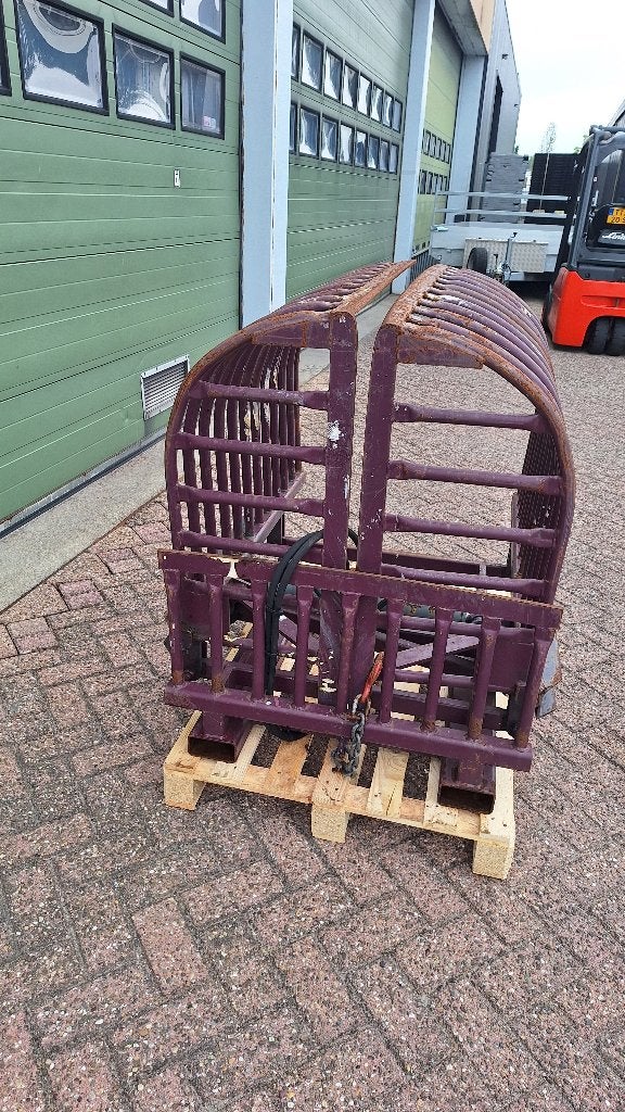 Mestklem voor paardeboxen Purple Packer, H.O.Albert Ale Slotema, Albert@hoaas.nl, Industriepark 2a 9351PA Leek, Stalling