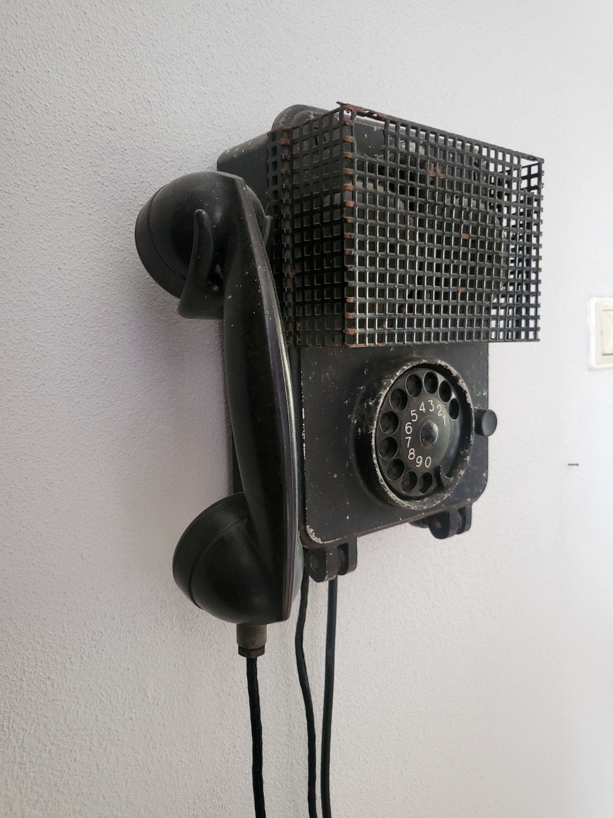 ouderwetse wand telefoon, Ophalen