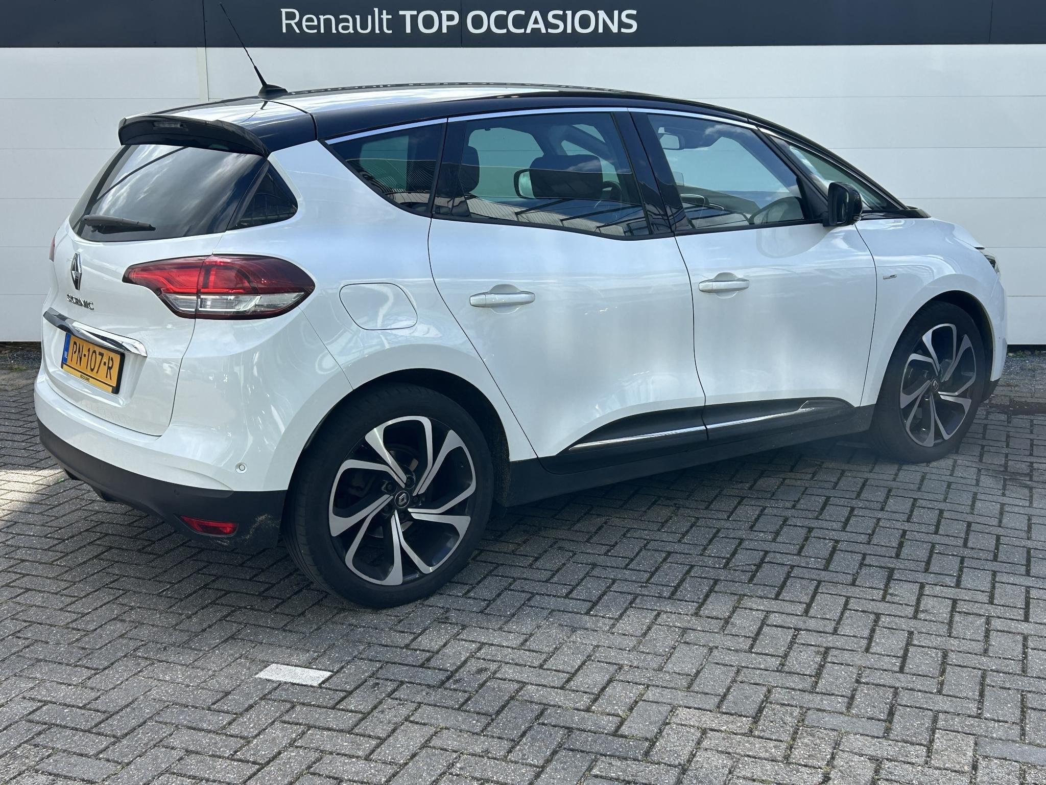 Renault Scénic 1.2 TCe Bose | Navigatie | Camera | Head-Up, Gebruikt, 4 cilinders, Wit, Origineel Nederlands