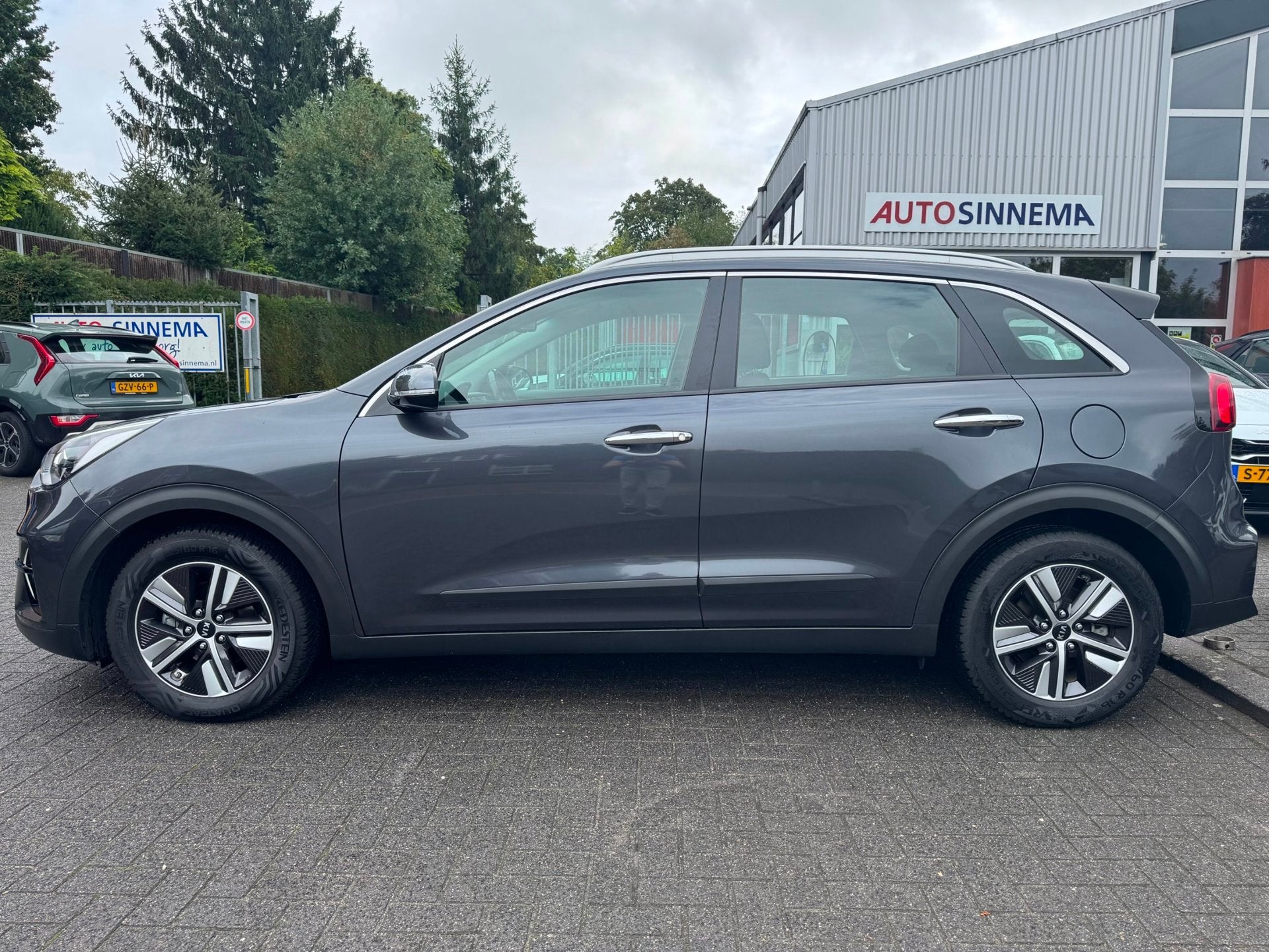 Foto 3 van Kia Niro 1.6 GDi Hybrid DynamicLine | All Season | Volledig