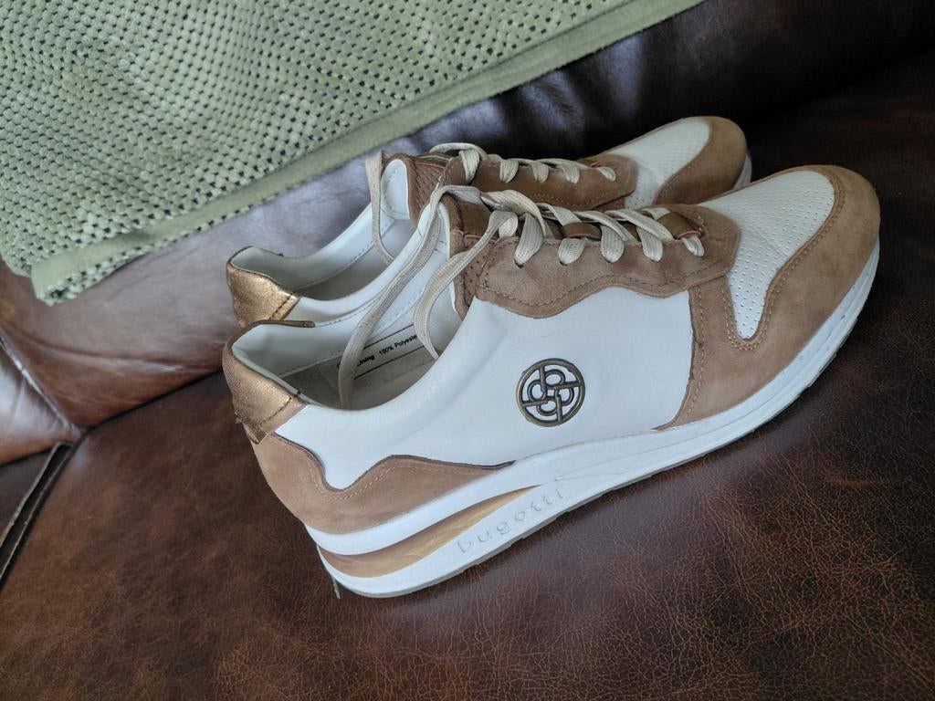 Bugatti sneakers, Ophalen of Verzenden, Zo goed als nieuw, Blauw, W30 - W32 (confectie 38/40)