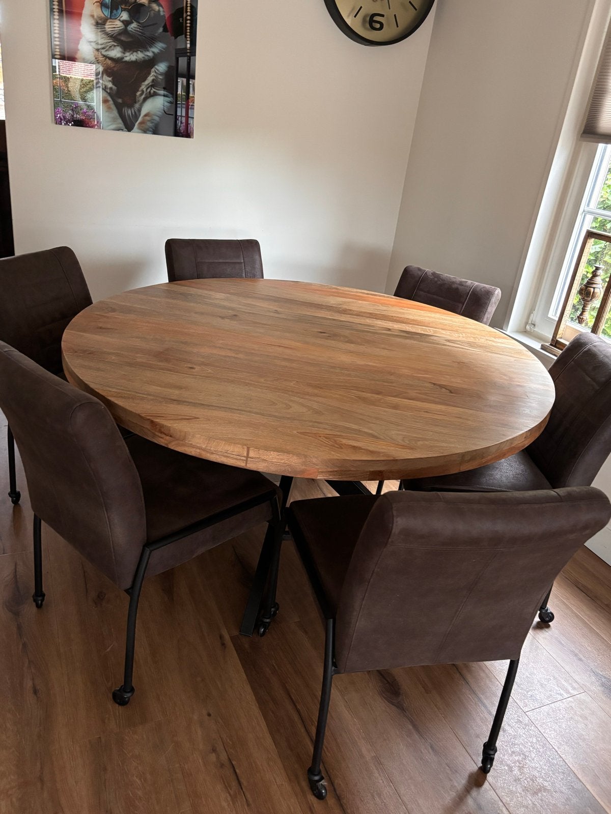 Ronde tafel 150cm met metalen onderstel en 6 stoelen, Huis en Inrichting, Tafels | Eettafels, Ophalen, Gebruikt, 100 tot 150 cm