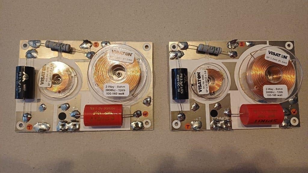 2weg cross-over 3000hz - 8 ohm - 12db/oct - 100/160watt, Ophalen of Verzenden, Zo goed als nieuw, Overige merken