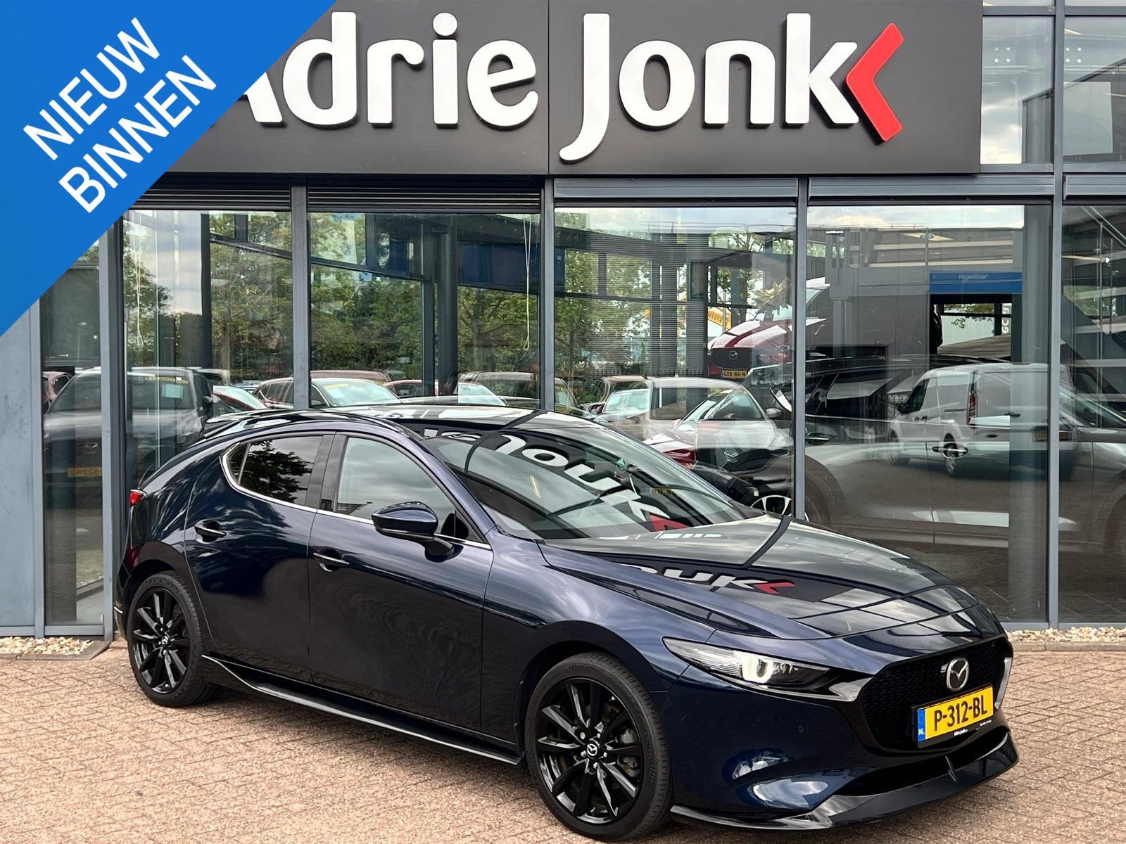 Mazda 3 2.0 e-SkyActiv-X M Hybrid 186 Luxury AUTOMAAT | SUNR, 1998 cc, Gebruikt, Blauw, 600 kg