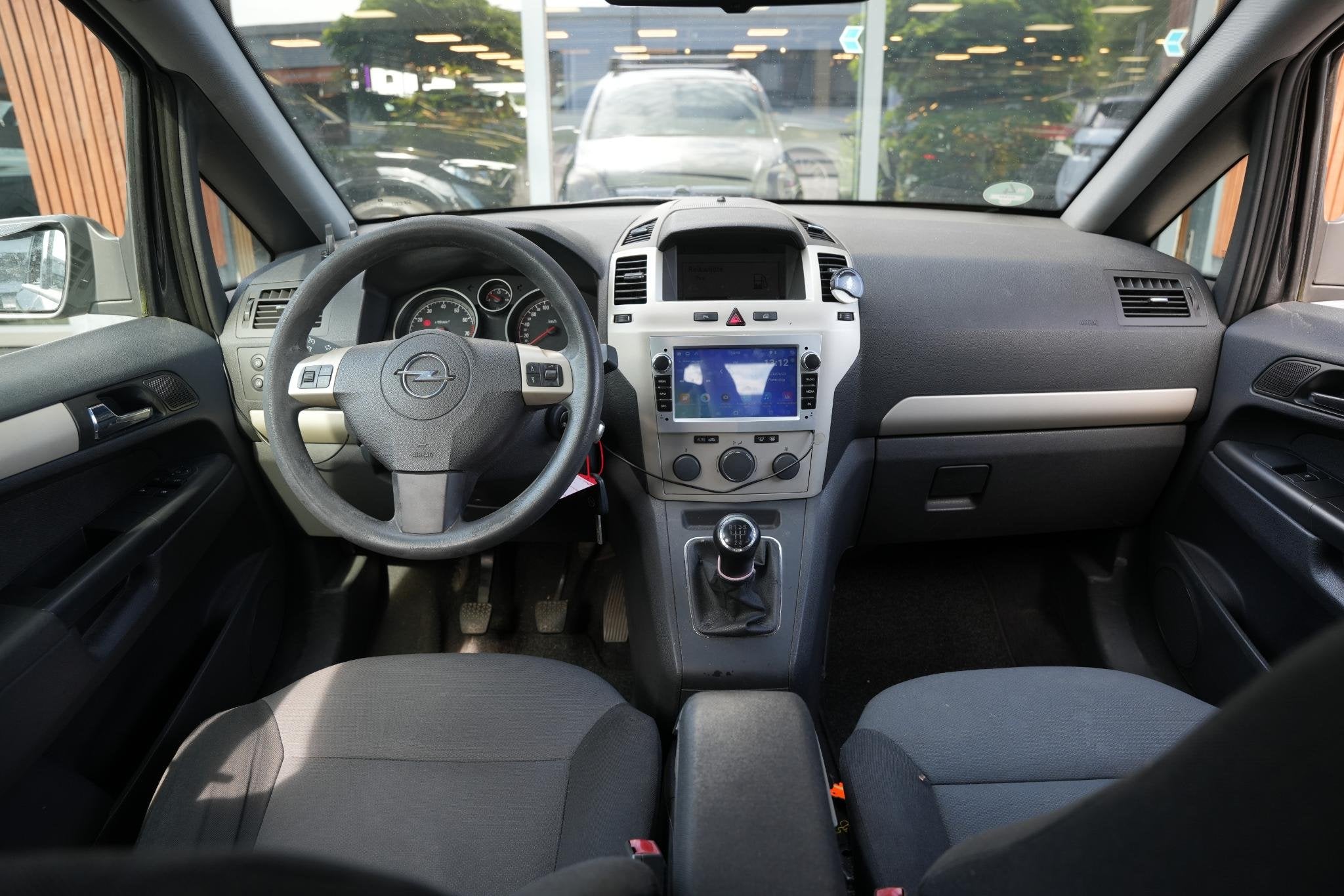 Opel Zafira 1.8 Temptation Dakdragers Regensensor Climate co, Voorwielaandrijving, Stof, Gebruikt, Zwart