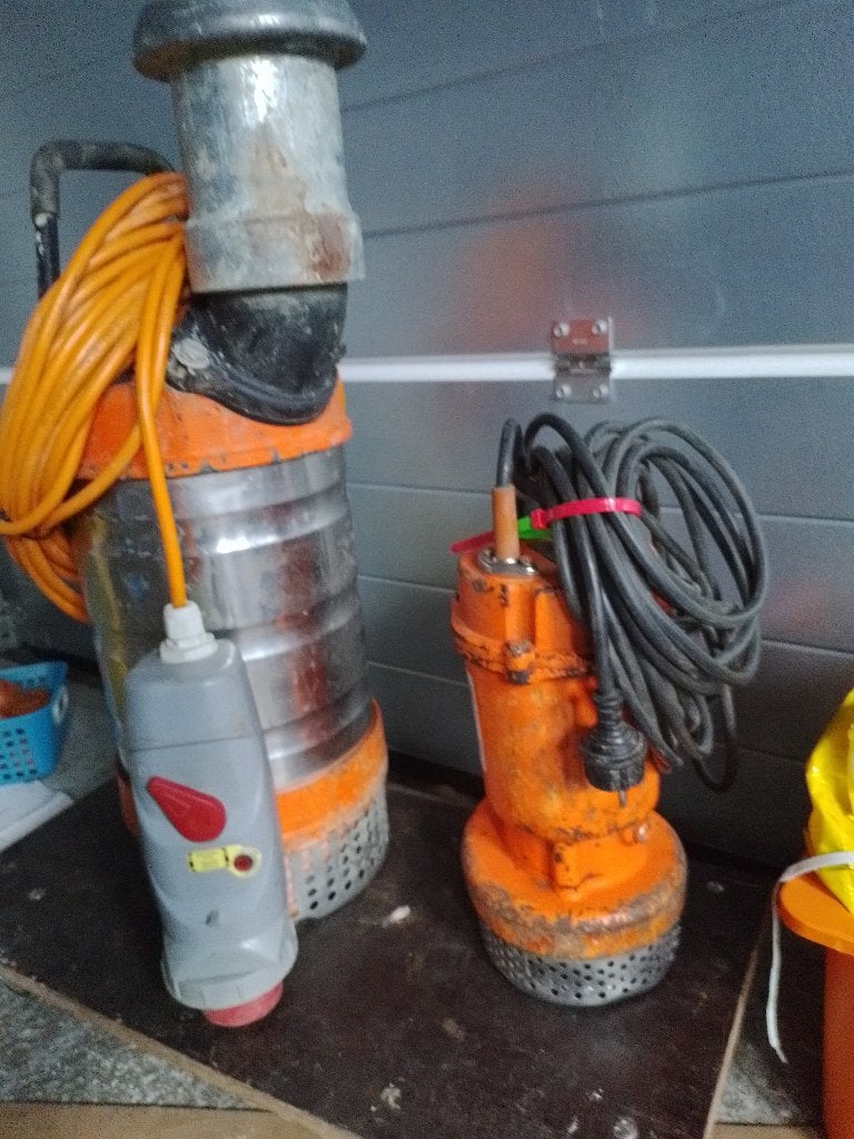 Klokpomp 70m3 bouwpomp slibpomp 400V + brandslang pompslang, Tuin en Terras, Ophalen, Gebruikt, Elektrisch, Dompelpomp