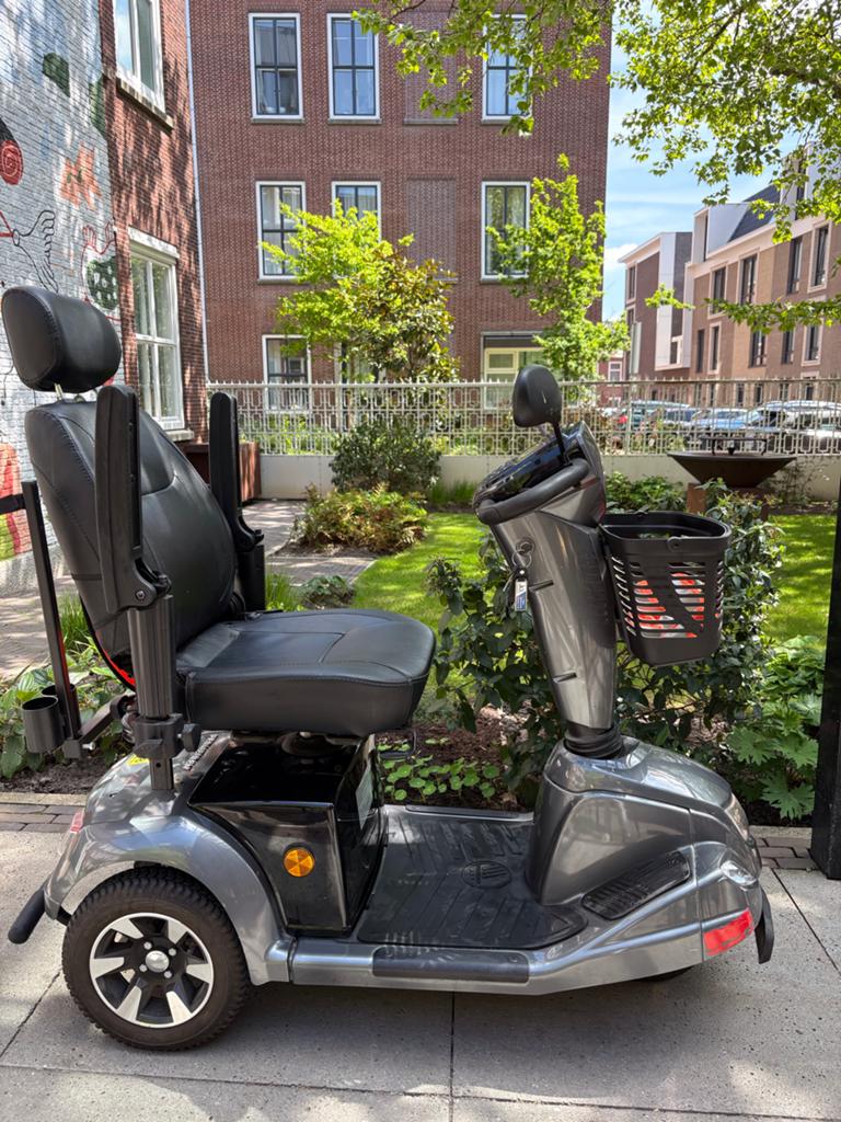 Scootmobiel Vermeiren Carpo 3D, Ophalen, Zo goed als nieuw, 16 km/u of meer, 46 km of meer