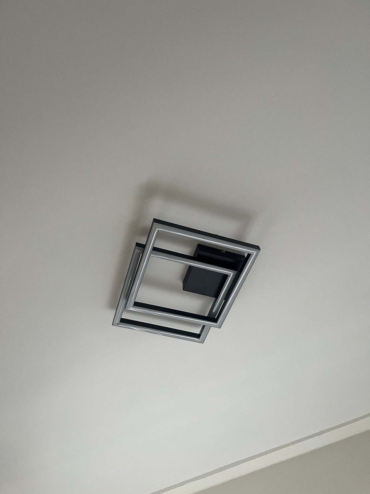 Moderne plafondlamp met vierkante vormen, Modern, Zwart, Ophalen of Verzenden, Zo goed als nieuw