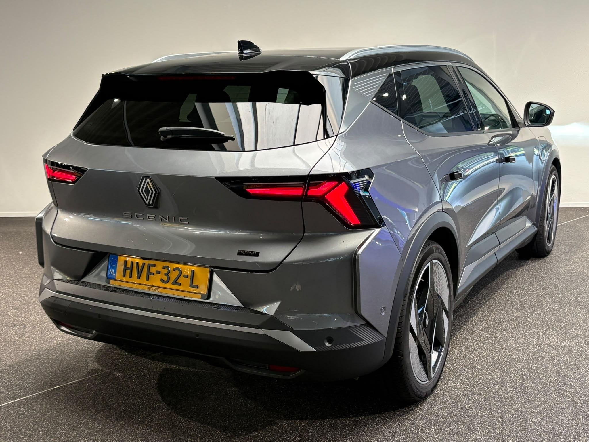 Renault Scenic E-Tech EV87 long range iconic DEMO | 360 grad, Auto's, Huisgarantie, Met garantie (alle), 625 km, 1817 kg