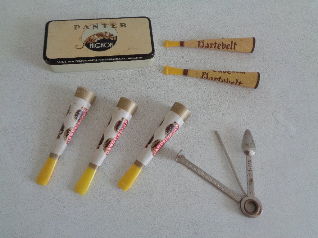 Sigaretten pijpjes, doosje ,en pijpen?, Verzamelen, Rookartikelen, Aanstekers en Luciferdoosjes, Ophalen of Verzenden, Zo goed als nieuw