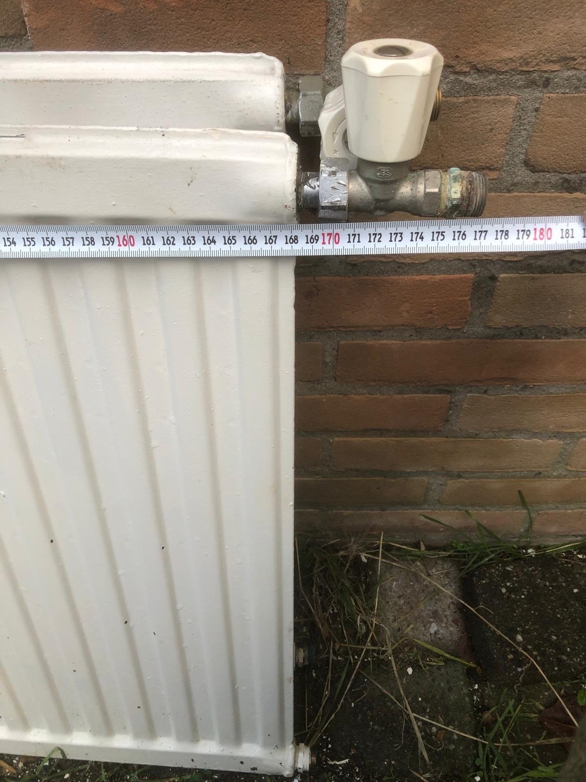 Gebruikte radiator, 170 cm breed, 60 cm hoog, Ophalen, 30 tot 80 cm, Gebruikt, Radiator