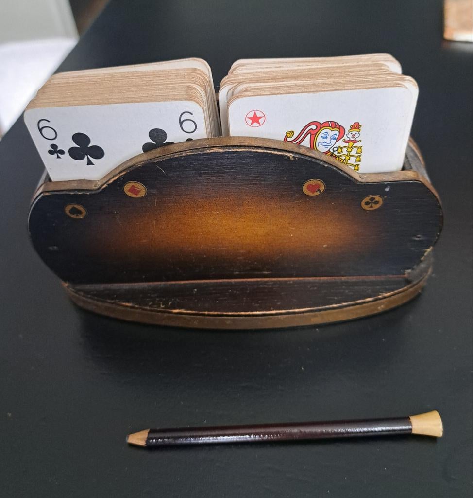Vintage speelkaarthouder met kaarten en scorepen, Hobby en Vrije tijd, Een of twee spelers, Ophalen of Verzenden, Gebruikt, Onbekend