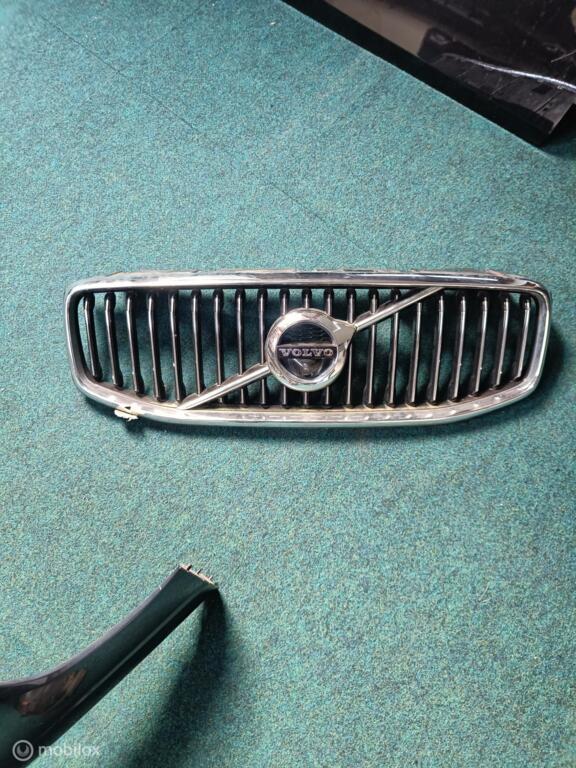 Grill met camera voor Volvo XC60 II ('17-'22), Auto-onderdelen, Carrosserie en Plaatwerk, Gebruikt, Ophalen of Verzenden, Volvo