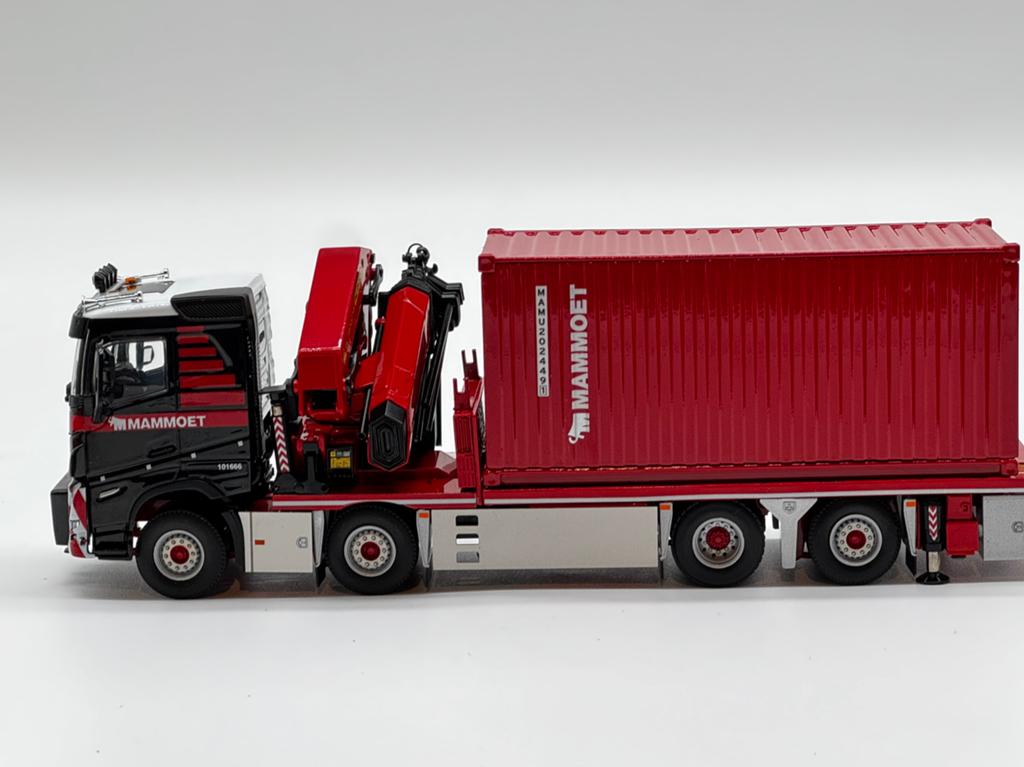 CAVALLINO 20 ft. container LADING MAMMOET