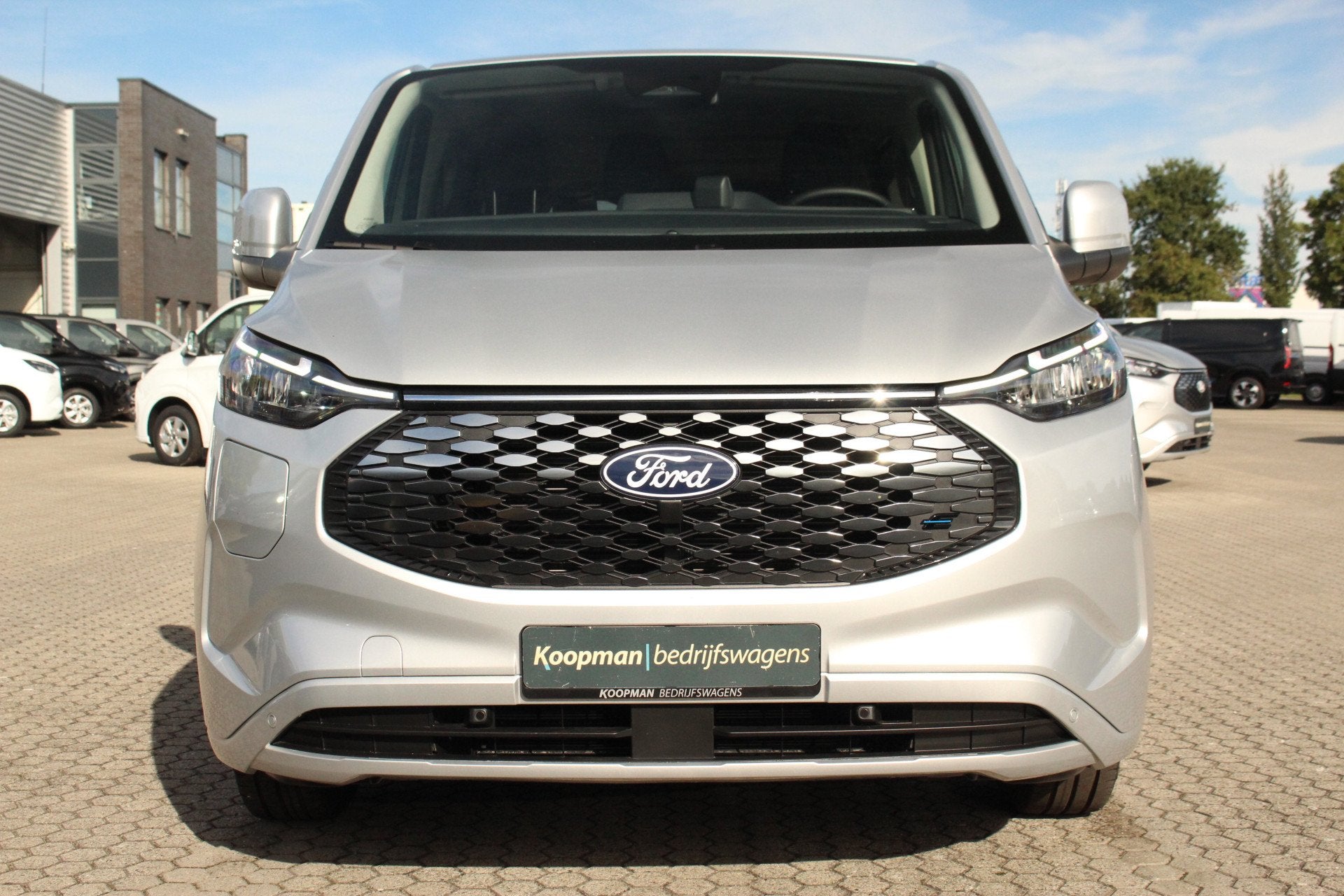Ford E-Transit Custom 320 L1H1 Kombi Limited | 9 persoons |, Automaat, Zwart, Origineel Nederlands, 2200 kg