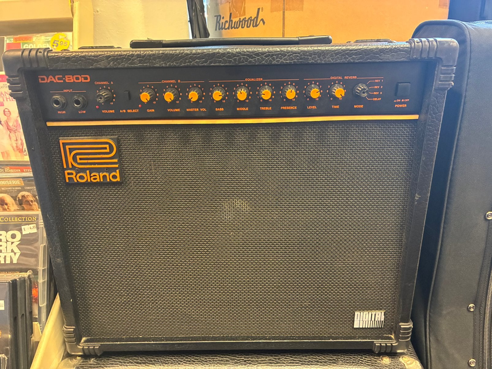 Roland DAC 80D gitaarcombo vintage transistor versterker, Ophalen, Gebruikt, Gitaar, 50 tot 100 watt