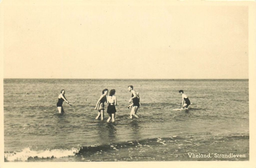 702-069-023 Vlieland Strandleven, Verzenden, Voor 1920, Friesland