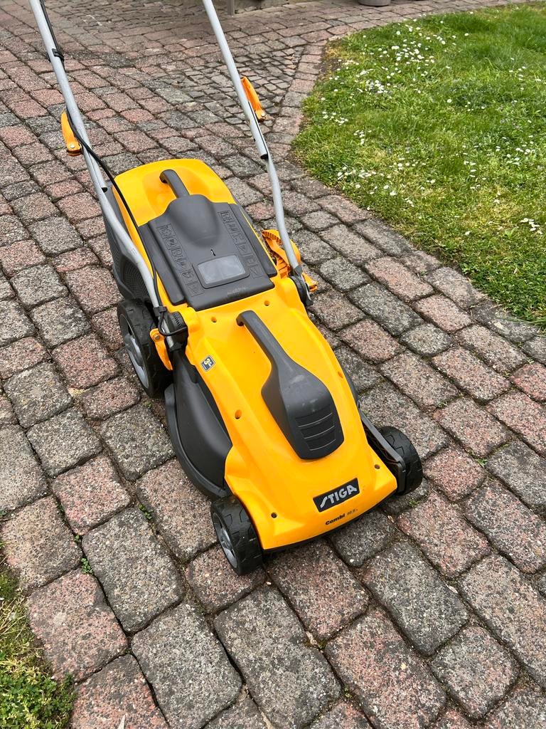 Stiga Combi 40e Elektrische Grasmaaier, Tuin en Terras, Grasmaaiers, Ophalen, Cirkelmaaier, Elektrische grasmaaier, Mulchfunctie
