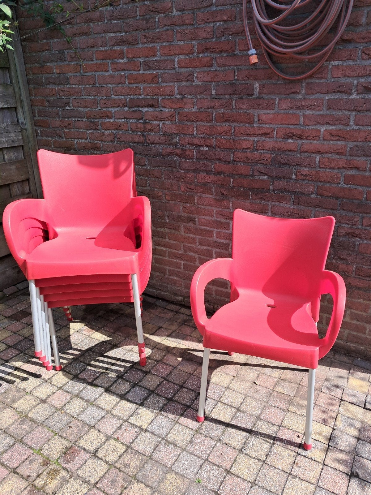 Tuinstoelen fel rood, 6 stuks, Ophalen, Zo goed als nieuw, Kunststof, Stapelbaar