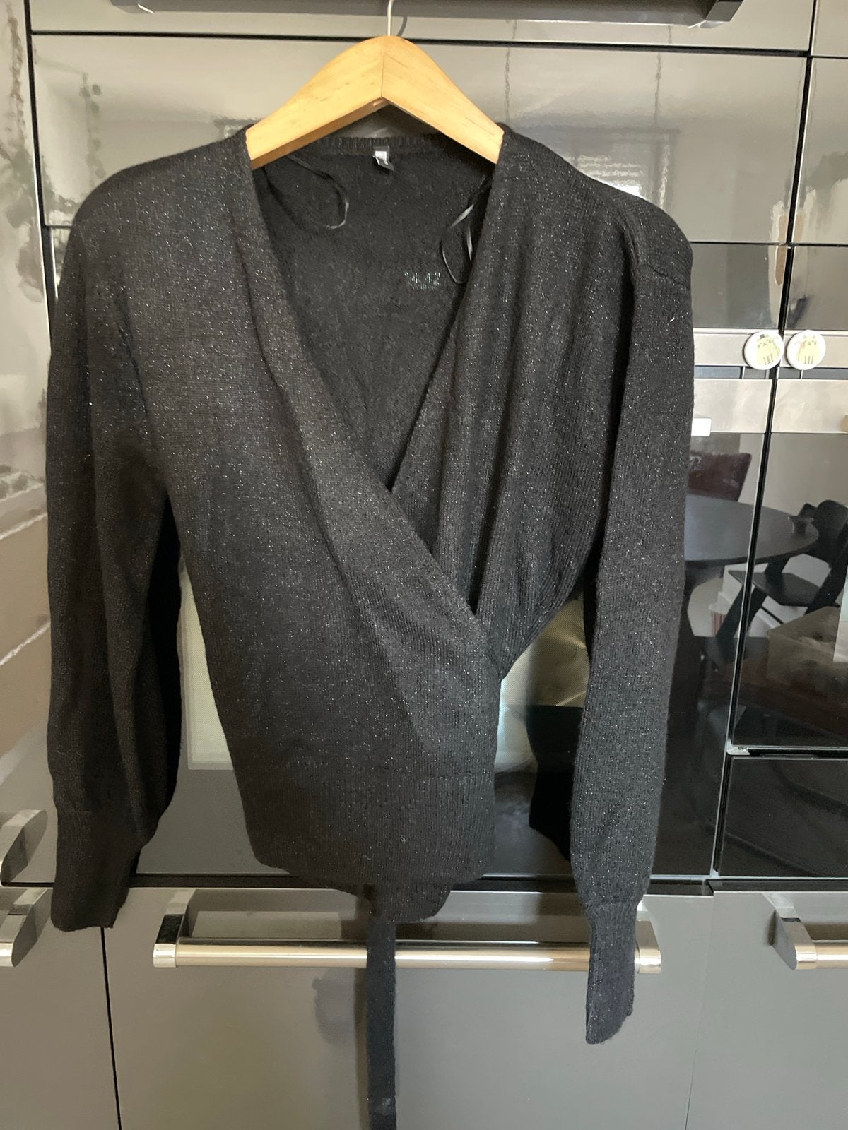 Zwarte HEMA overslag trui met glitter, maat S, Ophalen of Verzenden, Zo goed als nieuw, Maat 36 (S), Zwart