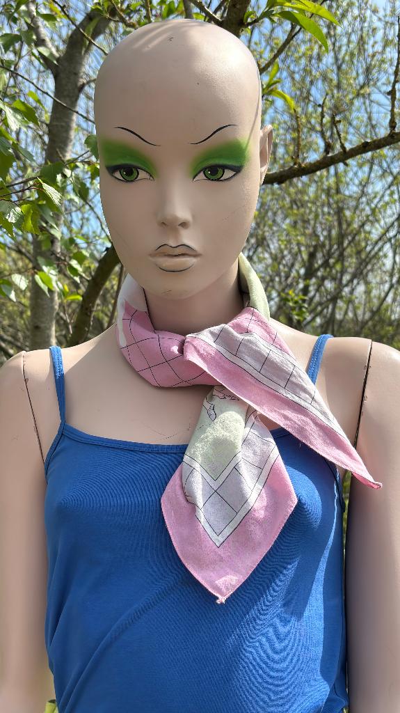 (29) Sjaal vintage pastelkleuren - golf dames - 67 bij 65 cm, Ophalen of Verzenden, Zo goed als nieuw, Maat 38/40 (M), Sjaal