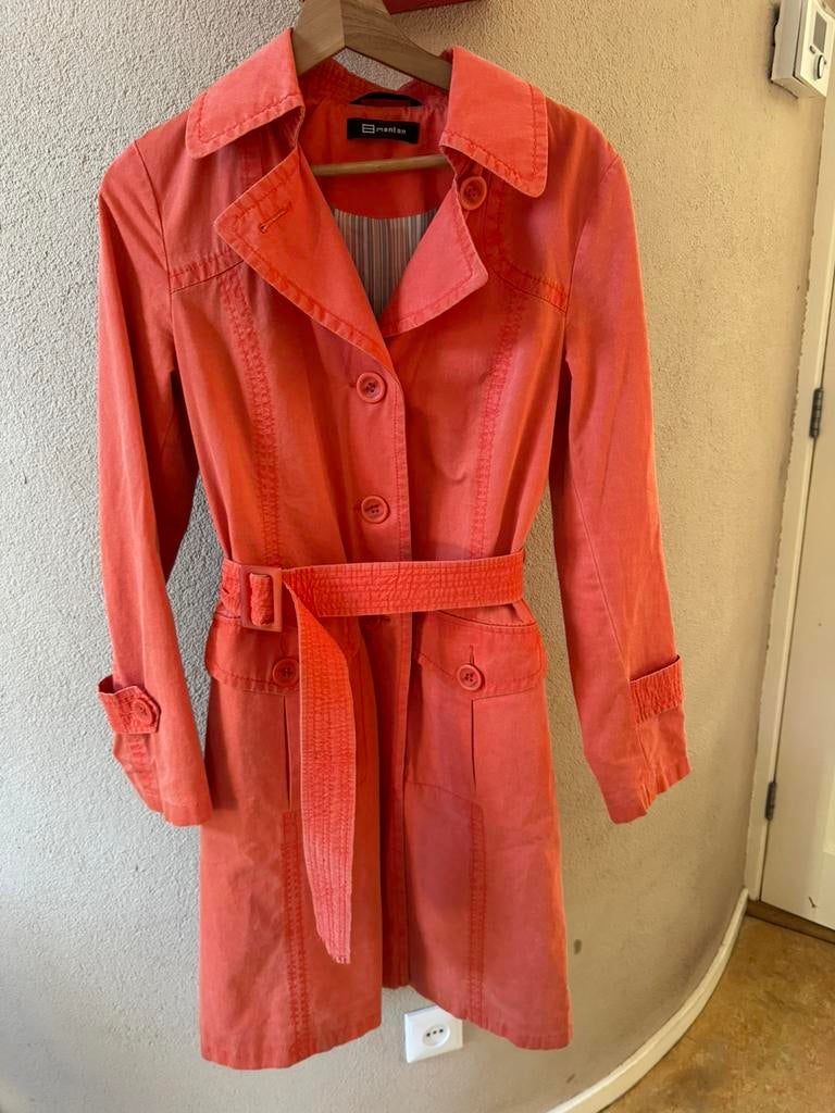 Zacht oranje trenchcoat met ceintuur 36, Kleding | Dames, Ophalen of Verzenden, Zo goed als nieuw, Maat 36 (S), Oranje