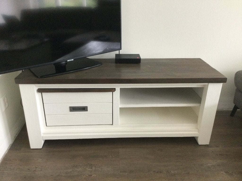 Tv meubel, tafel,2schemerlampen, Henders en hazel, velasco, Ophalen, Zo goed als nieuw