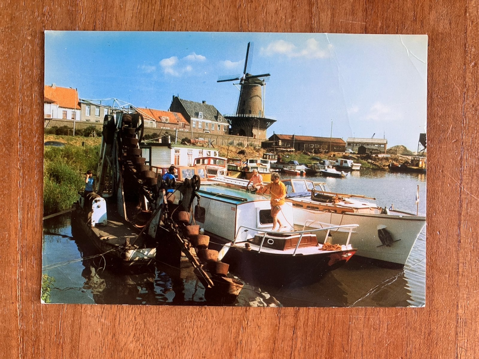 Wijk bij Duurstede, Haven met Emmerladderbaggermolen 1980, Ophalen of Verzenden, Gebruikt, Motorboot, Kaart, Foto of Prent