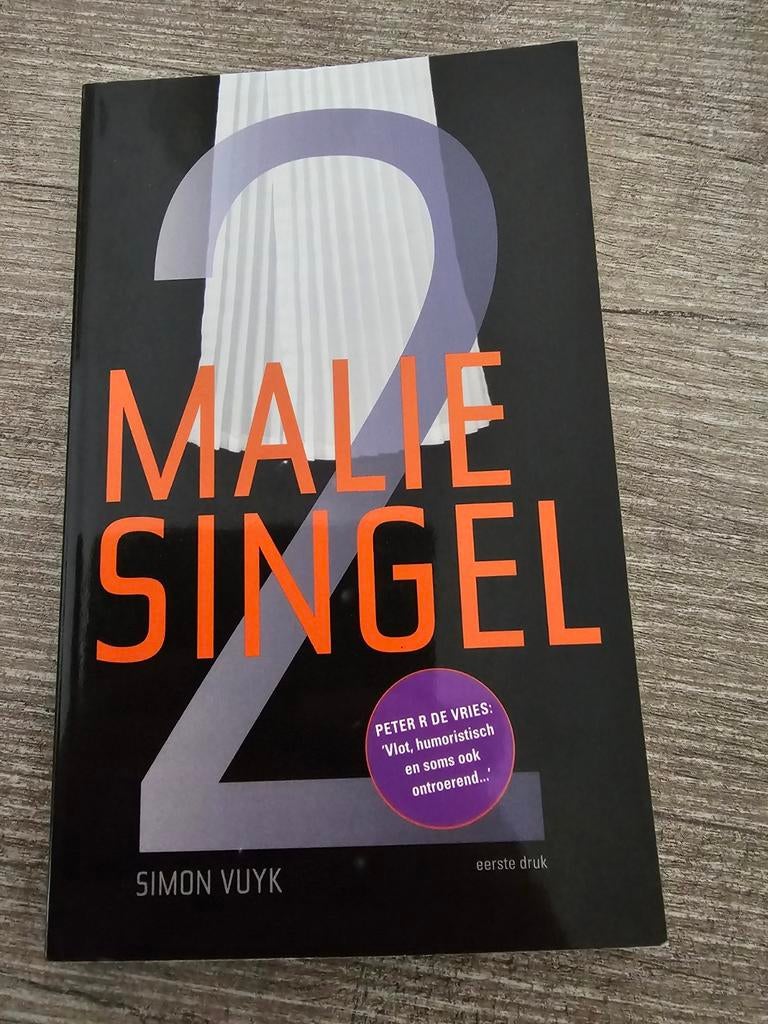 2 Malie Singel - Simon Vuyk (eerste druk), Ophalen of Verzenden, Gelezen, Simon Vuyk