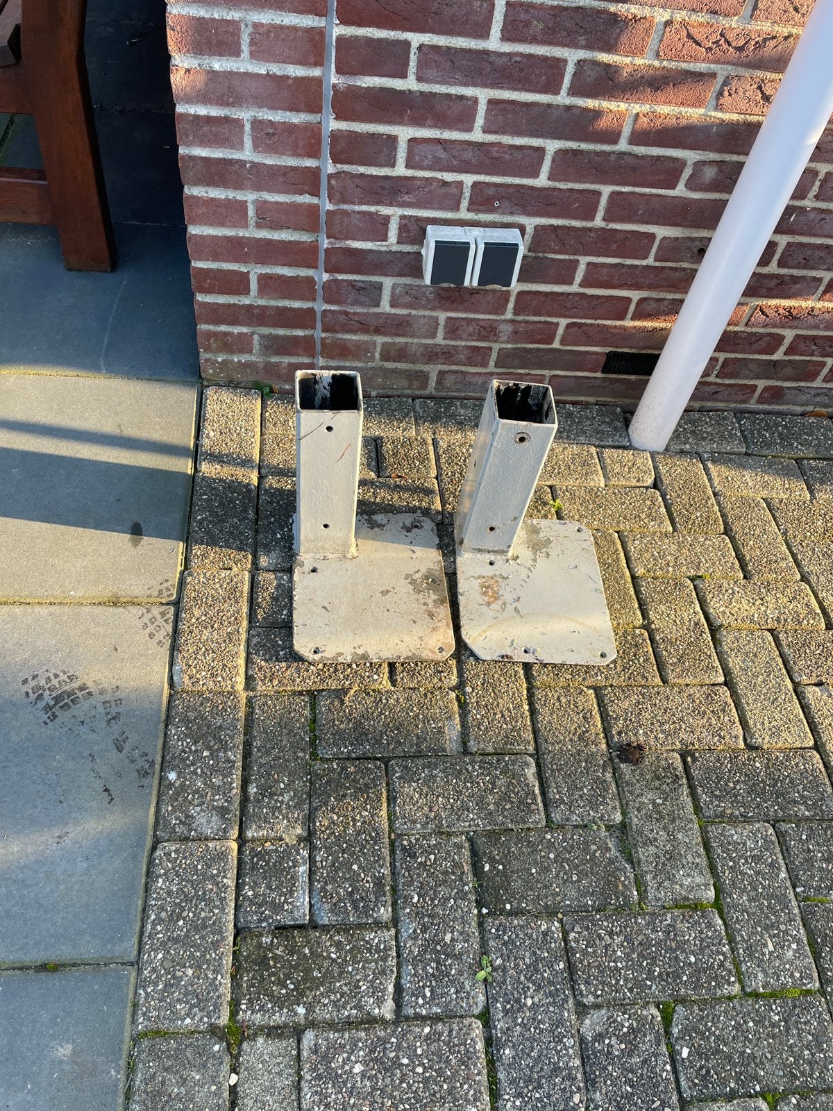 2 stevige stalen paalhouders, Ophalen, Gebruikt