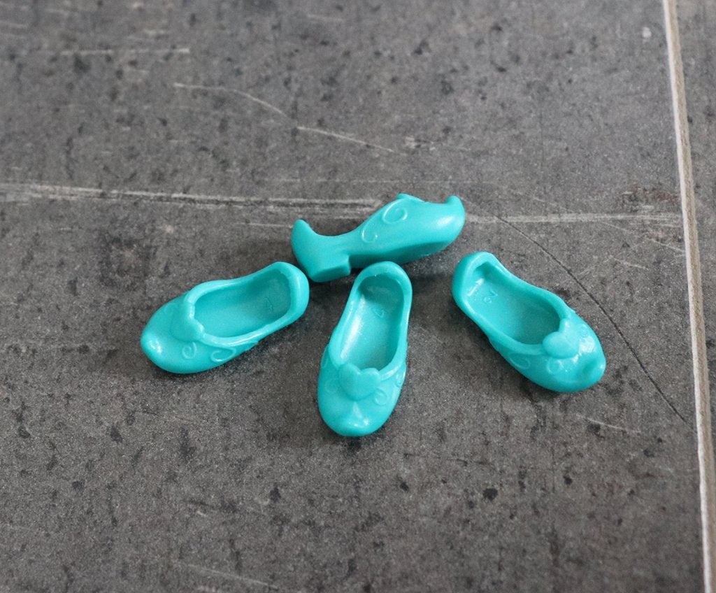 Barbie kleding nieuw - Schoenen Shelly Kelly - Blauw 2 paar, Ophalen of Verzenden, Nieuw, Barbie