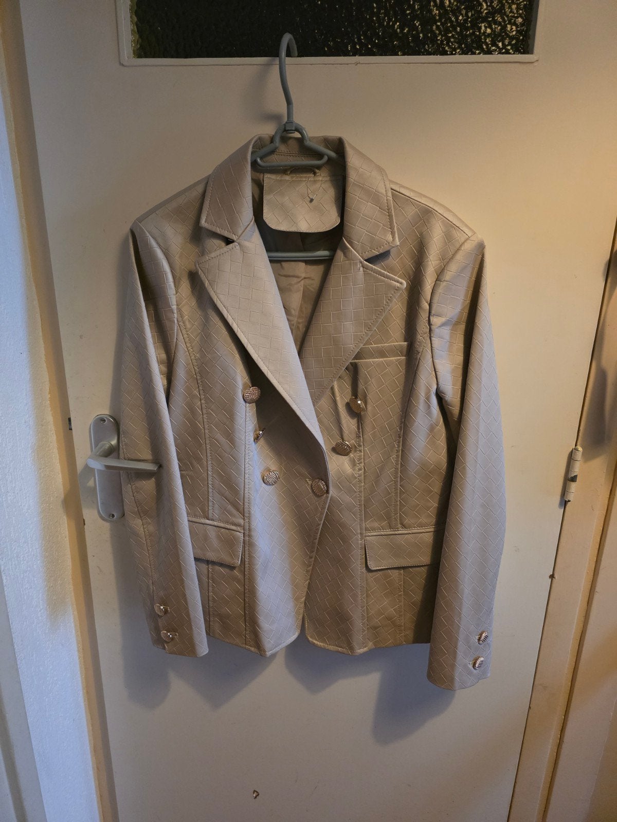 Stijlvolle beige blazer met ruitpatroon en gouden knopen, Ophalen, Beige, Maat 46/48 (XL) of groter, Zo goed als nieuw