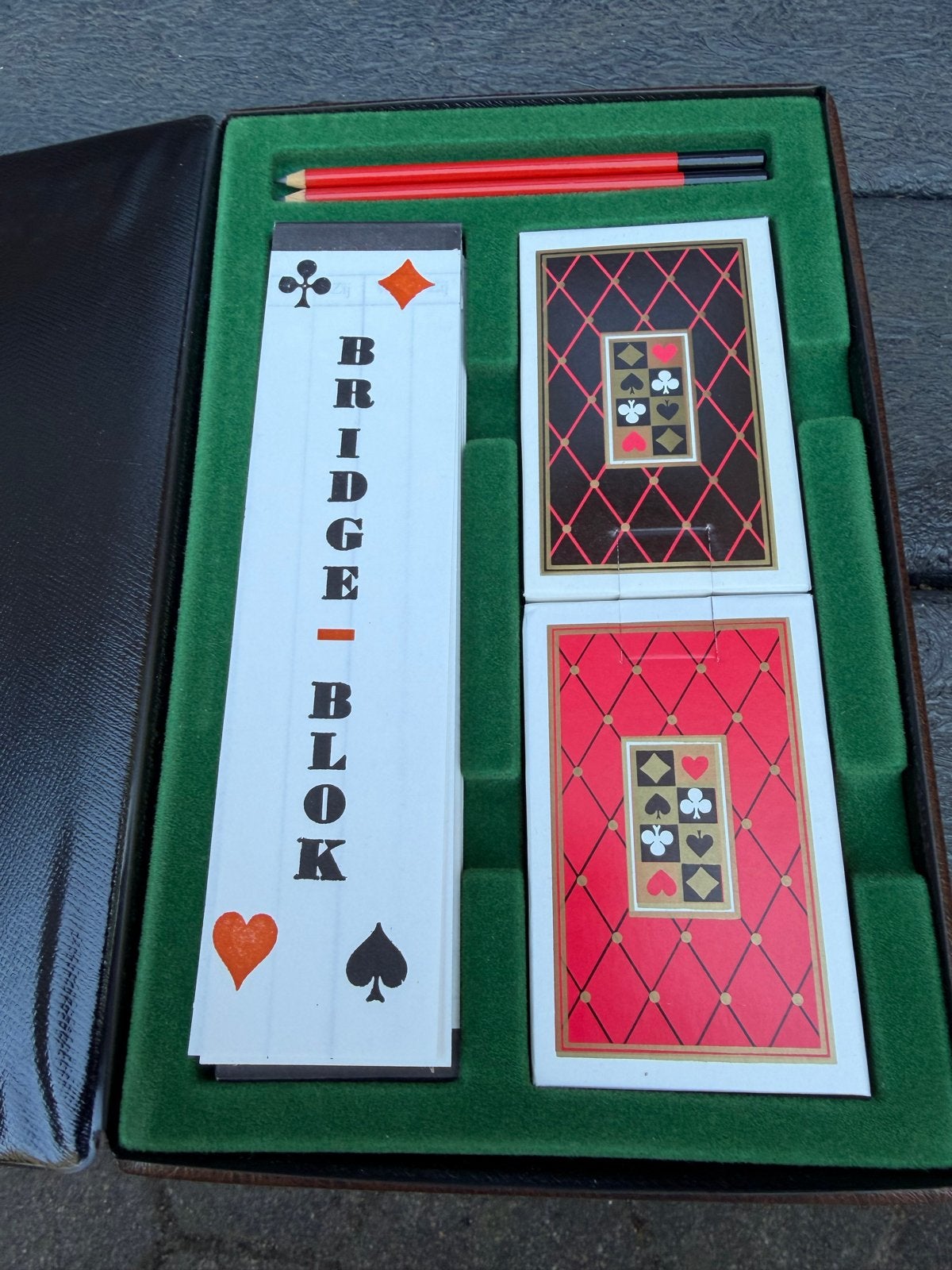 Bridge Blok met speelkaarten in luxe etui, Drie of vier spelers, Ophalen of Verzenden, Gebruikt