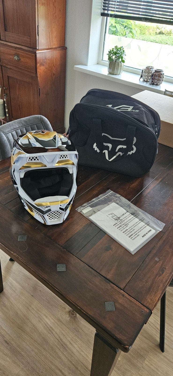 Nieuwe FOX V3rs helm - maat M (met Mips protectie), Motoren, Ophalen of Verzenden, Nieuw met kaartje, Offroadhelm, Overige merken