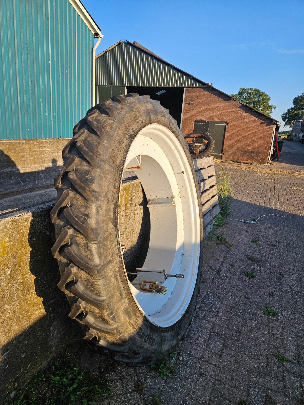 te koop banden, 270/95r54 650/65r38 540/65r28, Zakelijke goederen, Agrarisch | Onderdelen | Banden, Velgen en Assen, Ophalen