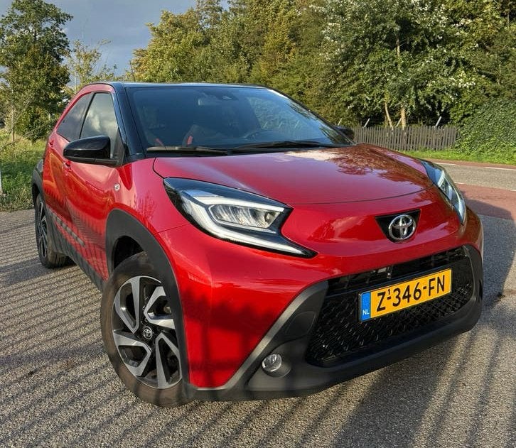 Toyota Aygo X 1.0 Vvt-i MT 2024 Rood Fabrieksgaranti NL auto, 31 €/maand, Origineel Nederlands, 3 cilinders, 998 cc