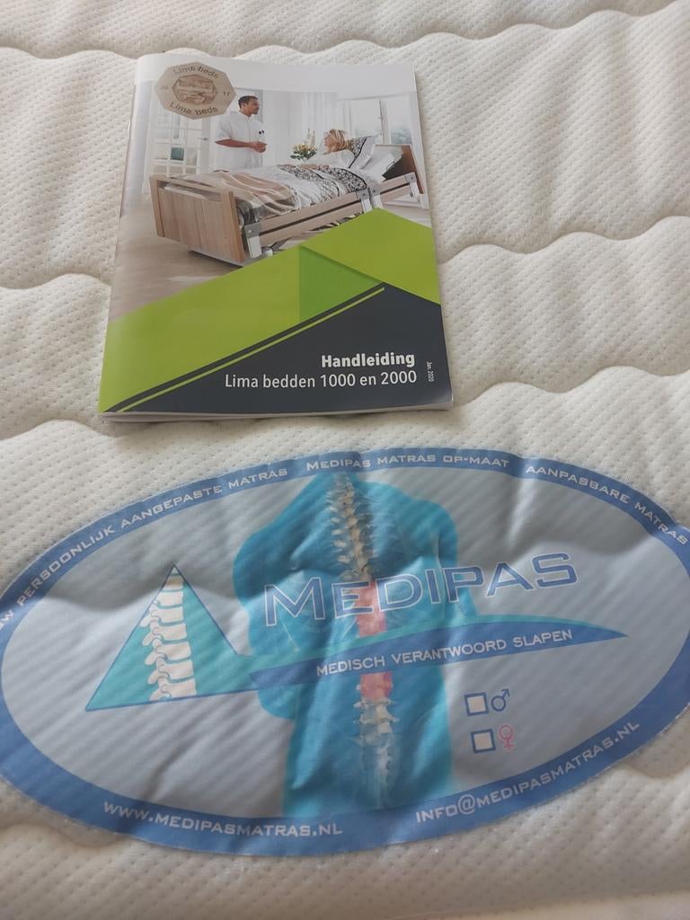 Help, wie wil mijn mooie seniorenbed kopen. Voor 29 april, Ophalen, 90 cm, Eenpersoons, Wit