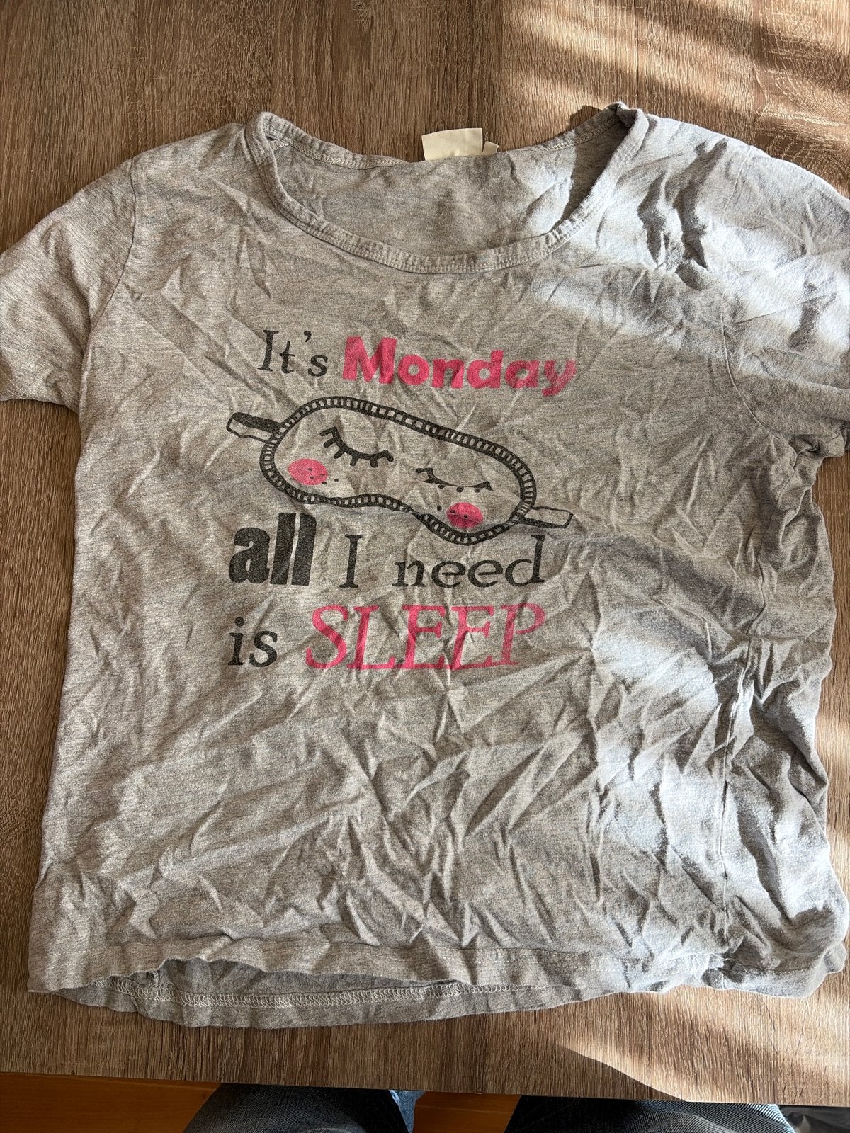 Grijs T-shirt met slaapmasker print - "It's Monday", Ophalen of Verzenden, Gedragen, Maat 46/48 (XL) of groter