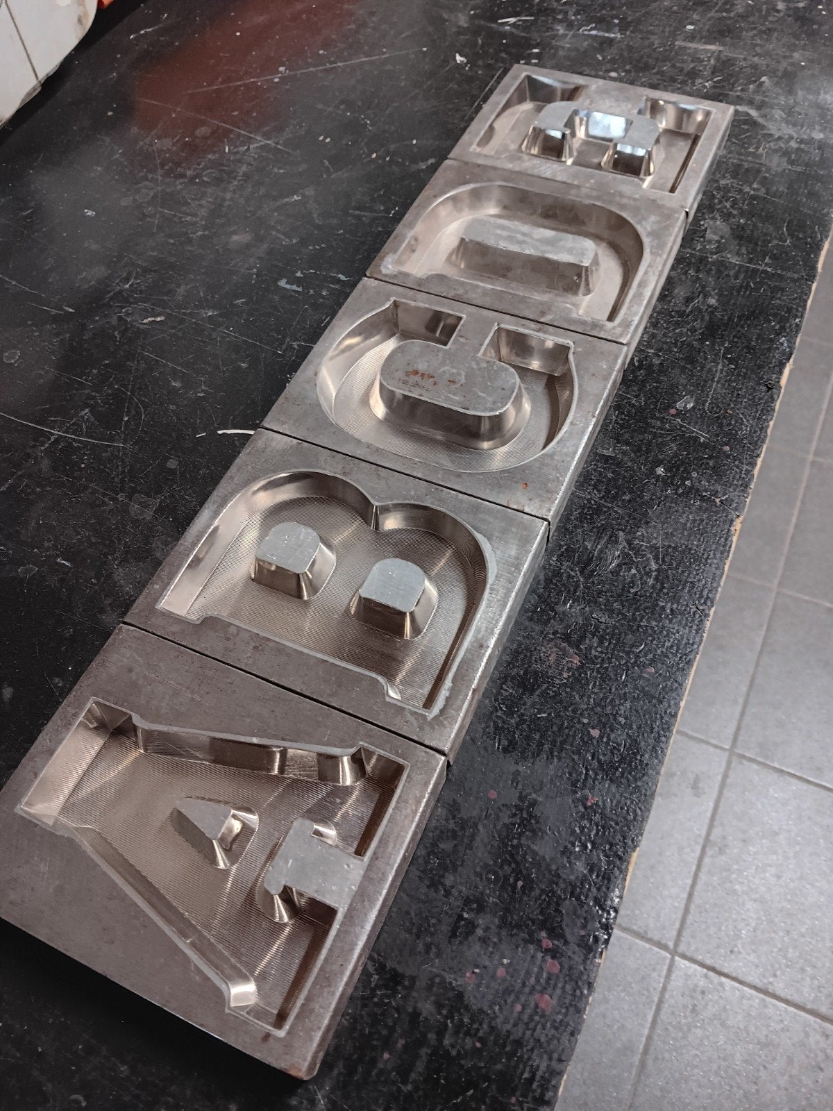 Chocolade letter vormen (alfabet)TEAB in zeer goede staat, Ophalen, Gebruikt, 50 tot 100 cm, Minder dan 100 cm