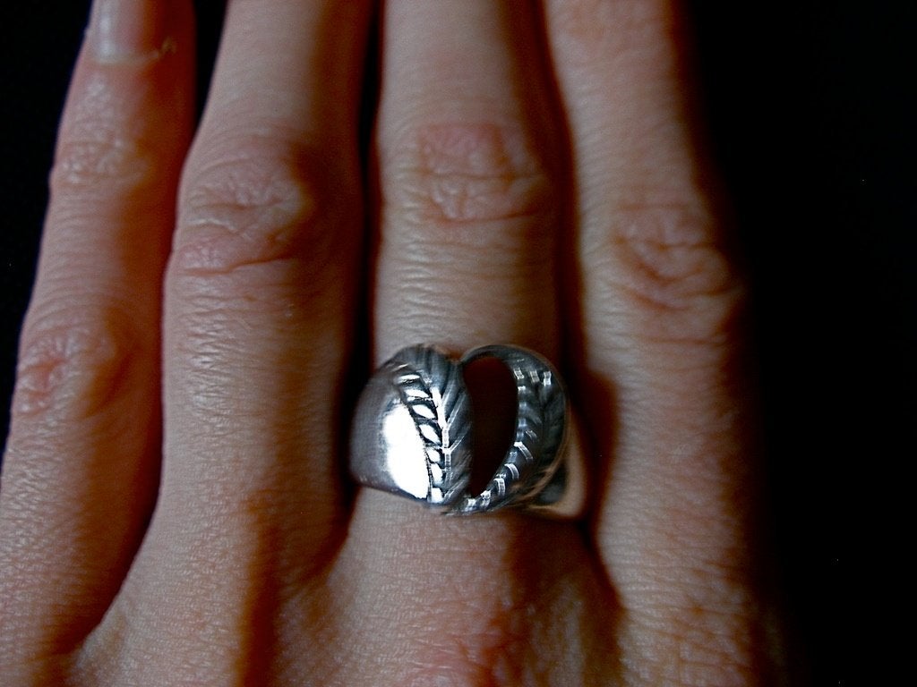 Zilveren 925 zilver ring fantasiefiguur veren maat 18.25, 18 tot 19, Verzenden, Nieuw, Dame