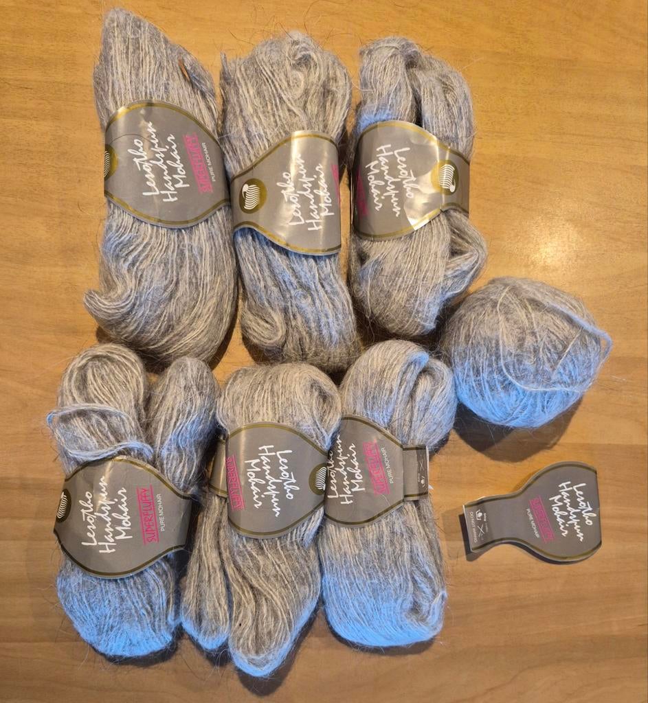 7 bollen Leogarn Handspun Mohair - Lichtgrijs, Hobby en Vrije tijd, Breien en Haken, Ophalen of Verzenden, Nieuw, Breien of Haken