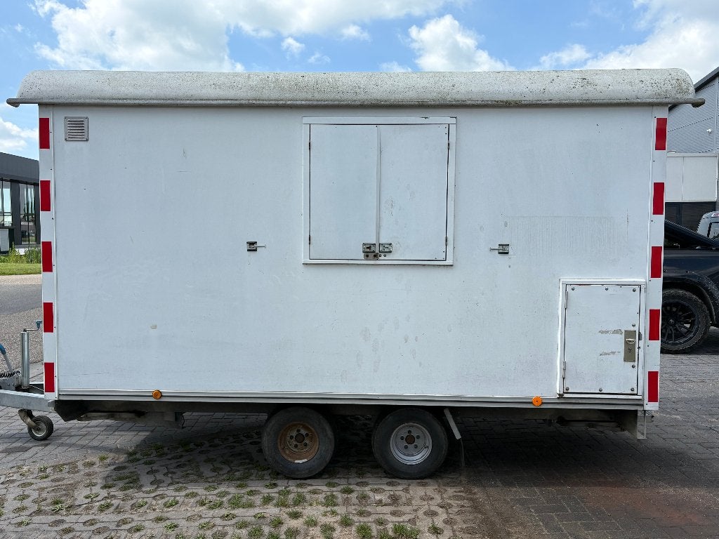 Te koop snelverkeer schaftwagen / bouwkeet tandemasser, Ophalen, Gebruikt