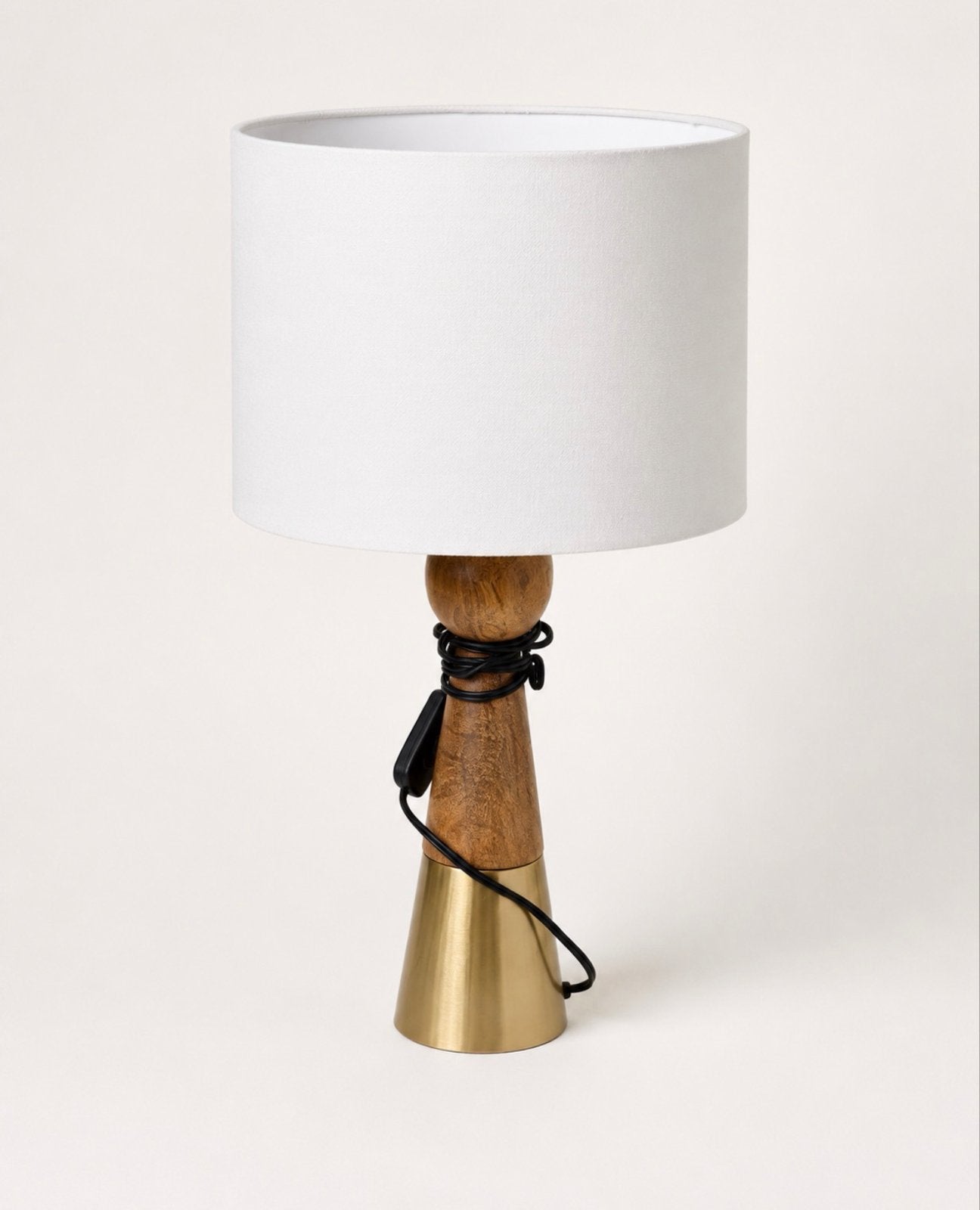 Moderne tafellamp met houten en messing voet, witte kap, Ophalen, Met schakelaar, Wit, Zo goed als nieuw