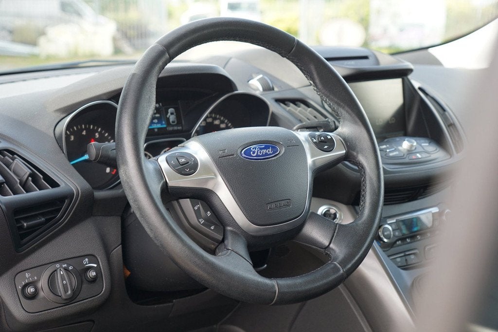 Ford Kuga 1.5 Trend Edition | Panther Black | Nav/Bluetooth/, Stof, Euro 6, 4 cilinders, Zwart