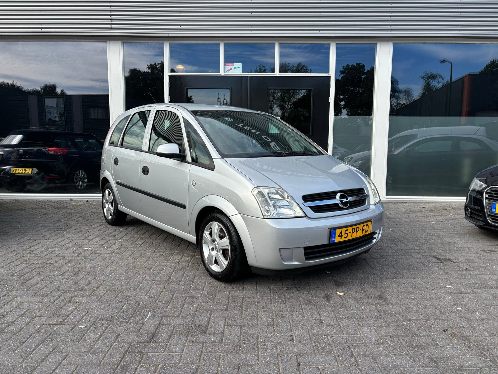 Opel Meriva 1.6 16V 2004 Grijs, Auto's, Stof, Zwart, 4 cilinders, 100 pk